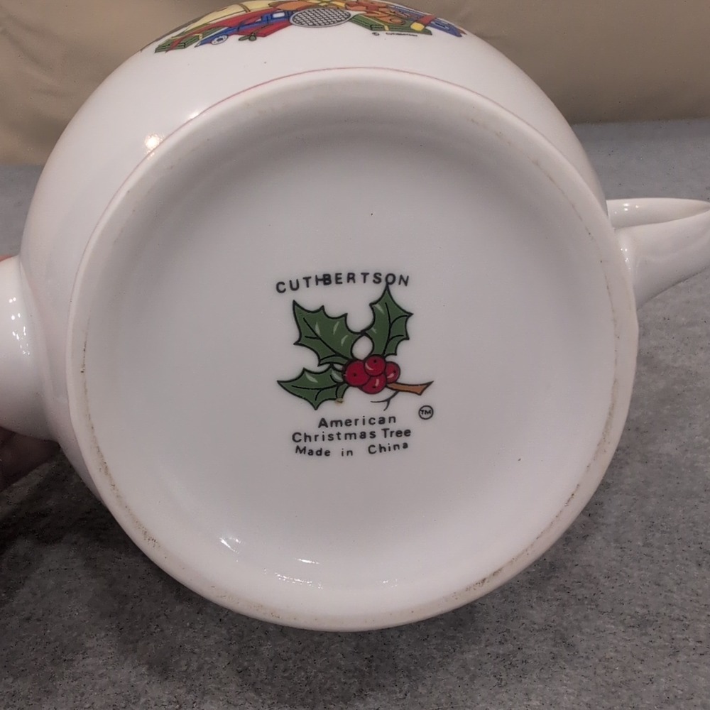 Cuthbertson American Christmas Tree Ceramic Teapot White Red Trim Holiday Decor - Picture 5 of 5